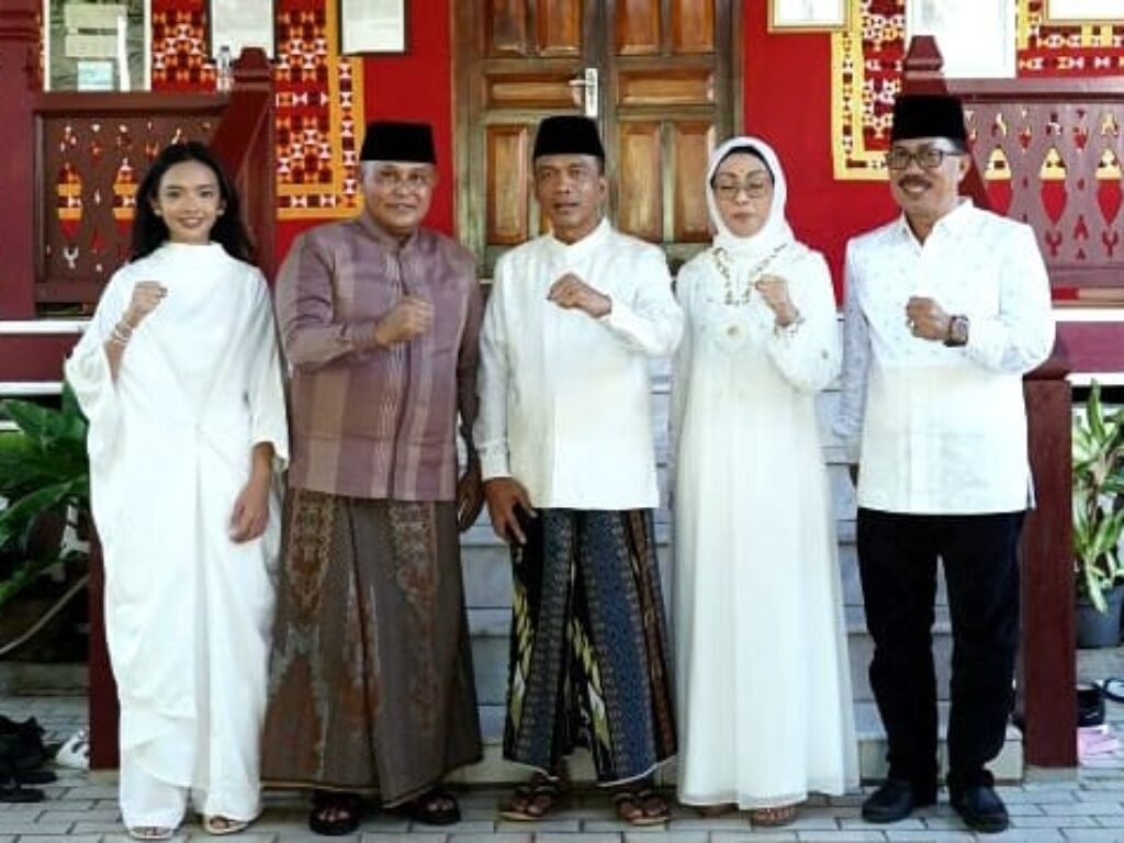 Hari Pertama idul Fitri Bupati Lamsel Bersua Marga Legun