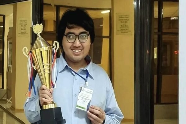 Ernest Mahasiswa Indonesia Juara 1 Olimpiade Sains di Kazakhstan