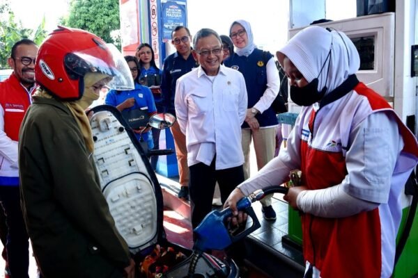Ditengah Memanasnya Konflik Iran-Israel Kemen ESDM Stok BBM Aman dan Tidak Naik Sampai Juni