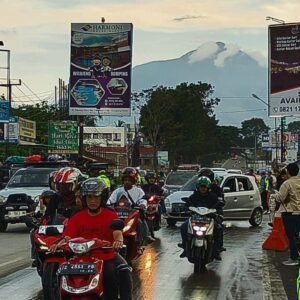 Kondisi Jlan Garut Menuju Bandung Dipenuhi Antrian Kendaraan Yang Mengular, Sabtu Sore 13-4-2024