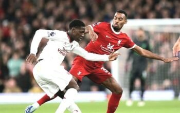 pertandingan besar antara Manchester United (MU) melawan Liverpool.