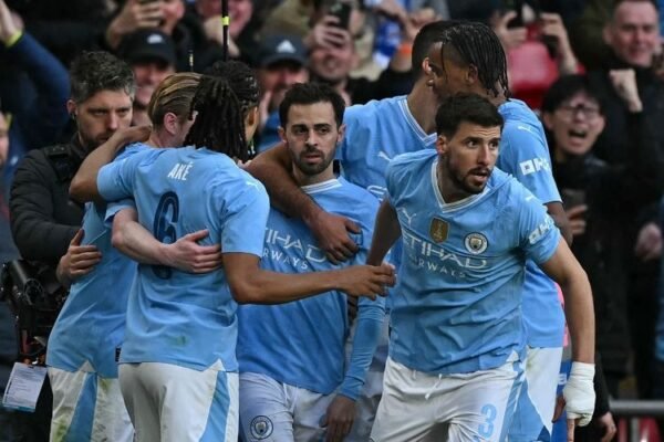 Klasemen Pekan ke-35 Liga Premier Manchester City Tempel Arsenal