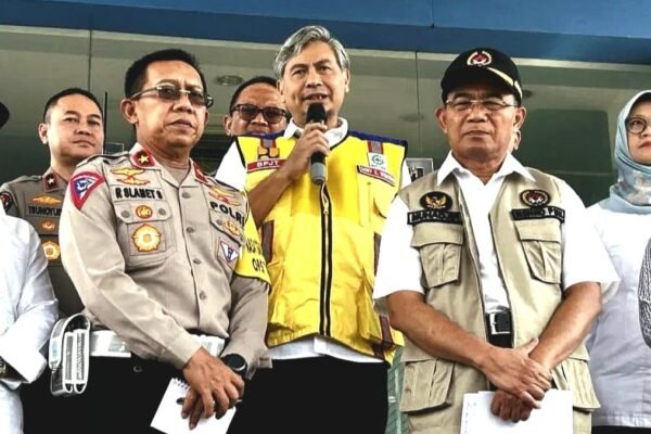 Korlantas Polri Rekayasa Lalin, Menko PMK Pastikan Kelancaran Tol Bocimi Pasca Longsor