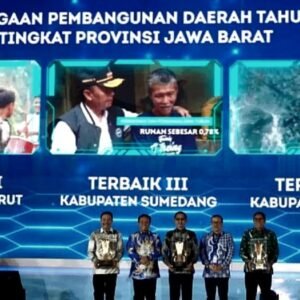 Pemakab Garut Raih Penghargaan Pembangunan Daerah Terbaik 1 Tahun 2024 ?