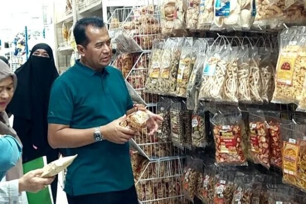 Produk UKM Lokal Yang Dipajang di Pusat Perbelanjaan di Kota Probolinggo Diserbu Pemudik