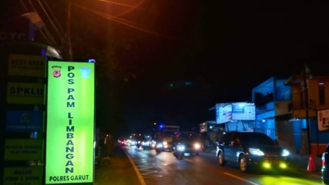 Kendaran Masih Padati Jalan Limbangan Garut Menuju Bandung Polisi Akan Terapkan One Way