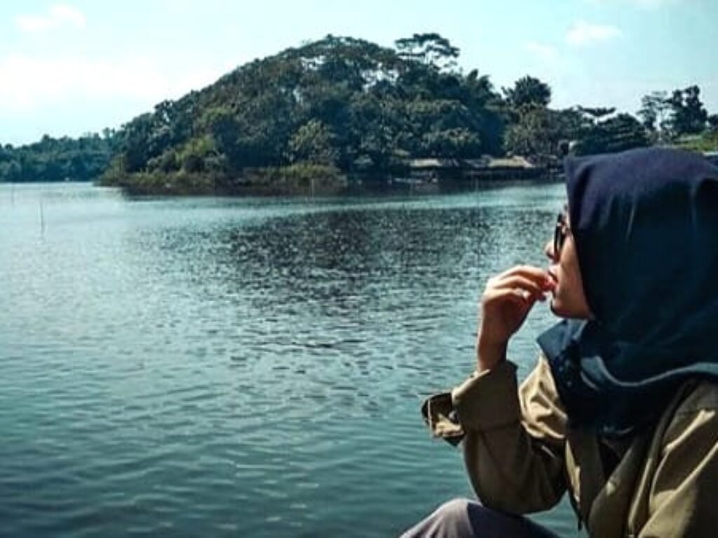 Menikmati Hari Terakhir Liburan Wisatawan Padati Situ Gede Tasikmalaya