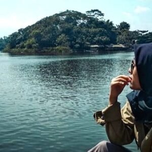 Menikmati Hari Terakhir Linburan Wisatawan Padatai Situ Gede Tasikmalya