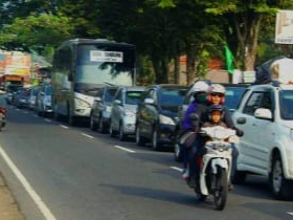 Dekati Hari-H Idul fitri Jalur Limbangan-Malangbong Alami Kepadatan Signifikan