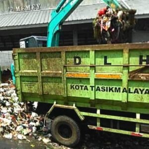 DLH Kota Tasikmalaya: Sampah Pasca Libur Lebaran Naik 40% 15 Truk Diterjunkan