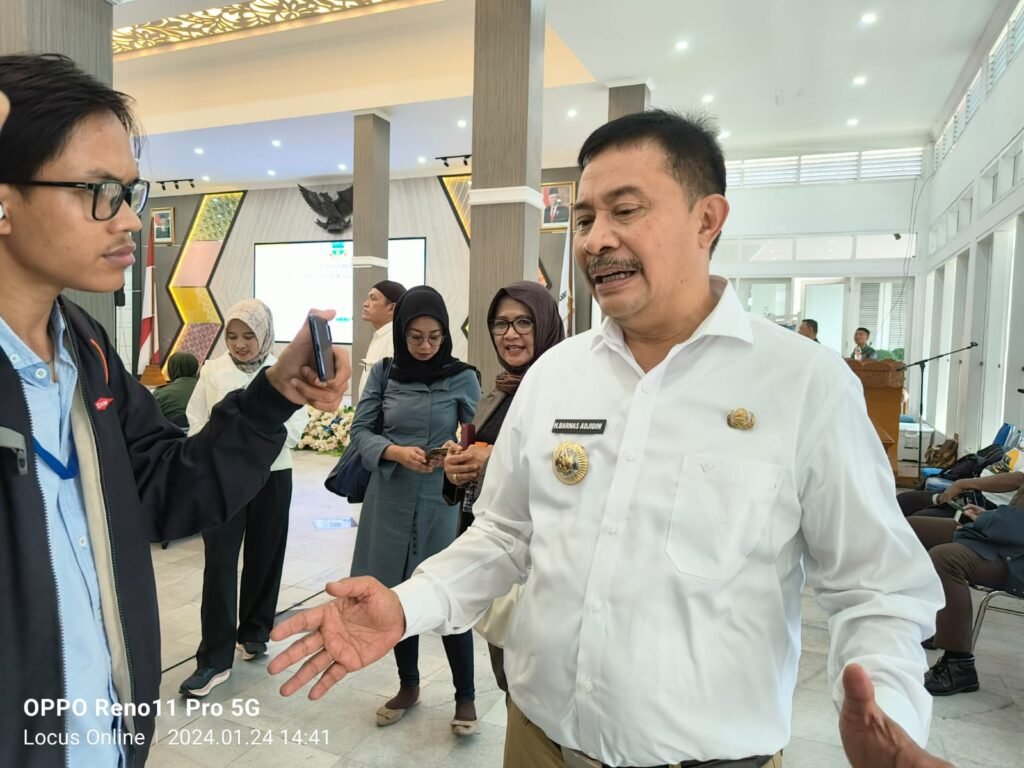 PJ Bupati Garut Buru PKL? Pejabat Langgar Aturan, MPK: Tantang PJ Bupati Debat Terbuka