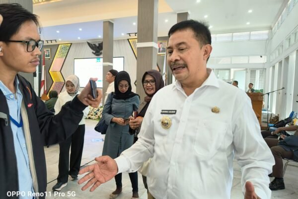 PJ Bupati Garut Buru PKL? Pejabat Langgar Aturan, MPK: Tantang PJ Bupati Debat Terbuka