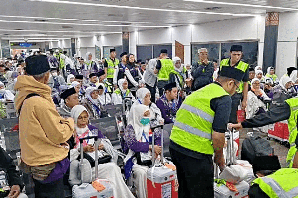 388 Jemaah Haji Indonesia Kloter Pertama Diberangkatkan
