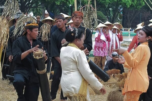 Tradisi Seren Taun “Ngalaksa” Sensus Penduduk Ala Suku Baduy Yang Sudah Ada Sebelum BPS Lahir
