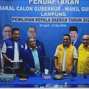 Hanan A. Rozak Resmi Kembalikan Berkas Pendaftaran Bacgub Lampung ke Empat Parpol