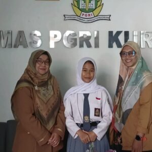Siswi Kelas XI SMA PGRI Kurnia Raih Juara 1 Ghatering of Leadership with FOJB