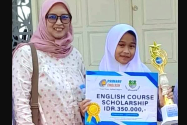 Dila Gadis Cantik Inspiratif Siswa SMA PGRI Kurnia Harumkan Nama Sekolah
