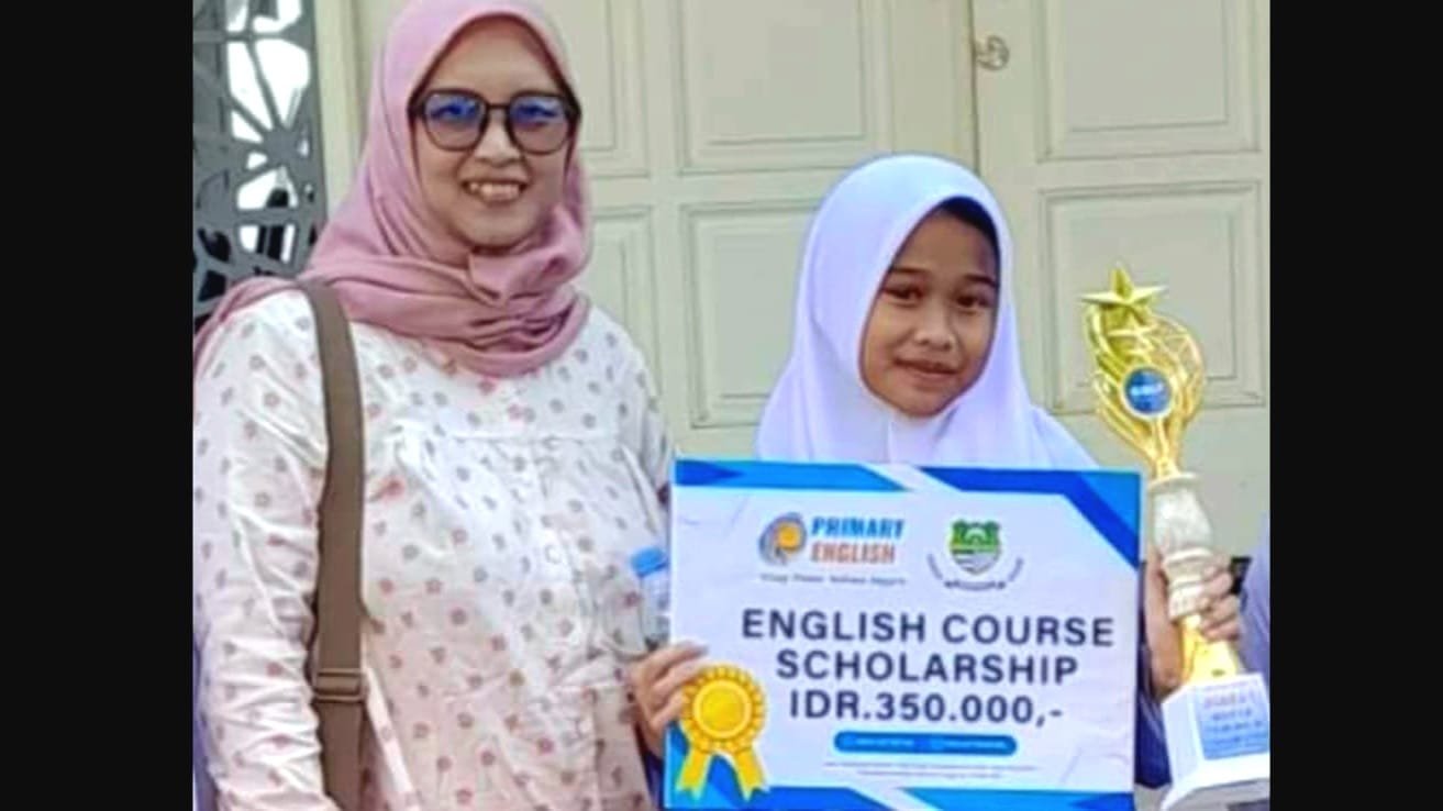 Dila Gadis Cantik Inspiratif Siswa SMA PGRI Kurnia Harumkan Nama Sekolah