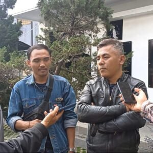 Pemerintahan Desa Pakenjeng Diduga Korupsi, Masyarakat Datangi Kejari Garut