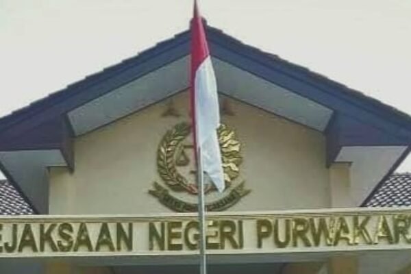 11 Desa Lebih Dilaporkan Warga Dugaan Kades Korupsi, Ketua APDESI Datangi Kejari