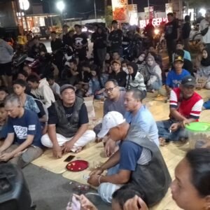 Nobar Persib di Posko Bacalon Bupati Purwakarta Bertabur Hadiah