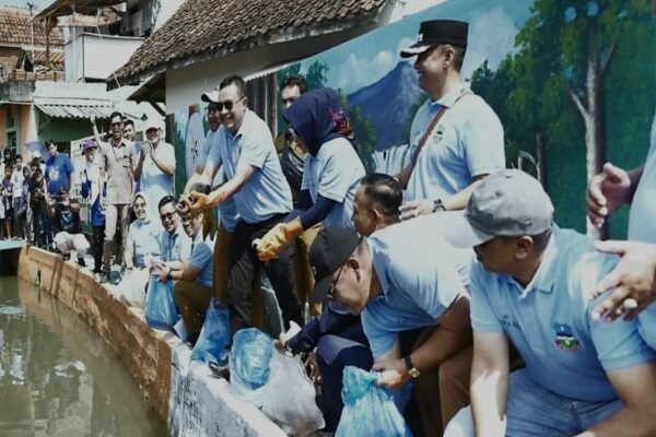 Srikandi Biru Diskanak Garut Berdayakan Emak-emak Tekan Stunting di Area Miskin Ekstrim