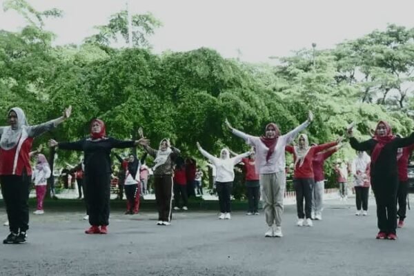 Anggota DPRD Lamsel Senam Jantung Sehat Bareng TP PKK dan YJI