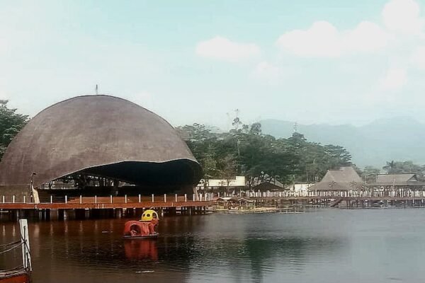 Libur Panjang Situ Bagendit Sepi Pengunjung Pedagangpun Gigit Jari