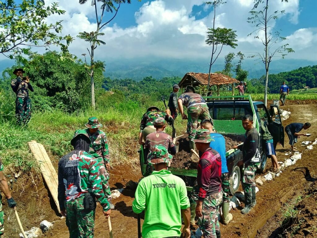 Dipekan ke 2 TMMD Kodim 0611 Fokus Tuntaskan Jalan Penghubung Kp. Pasir Pari dengan Kp. Paku Haji