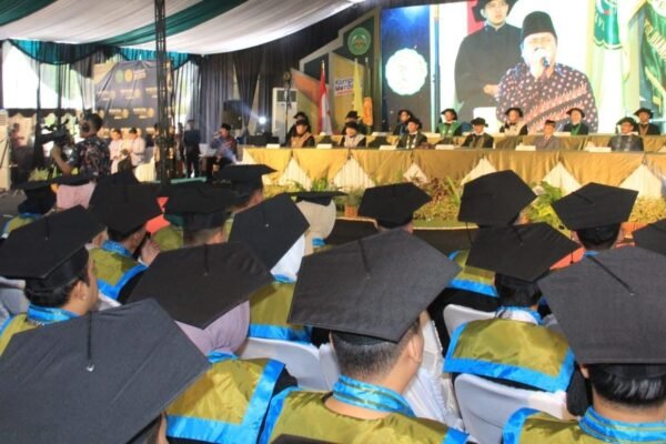 Wisudawan Universitas Perjuangan Diwajibkan Memiliki Kompetensi Bahasa