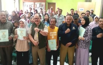 Penyerahan 88 Sertifikat Tanah di Desa Cipatat oleh BPN KBB: Pesan Penting yang Harus Diingat