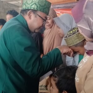 Budi Hermawan, Bakal Calon Bupati Purwakarta 2024-2029, Berikan Santunan dan Hiburan