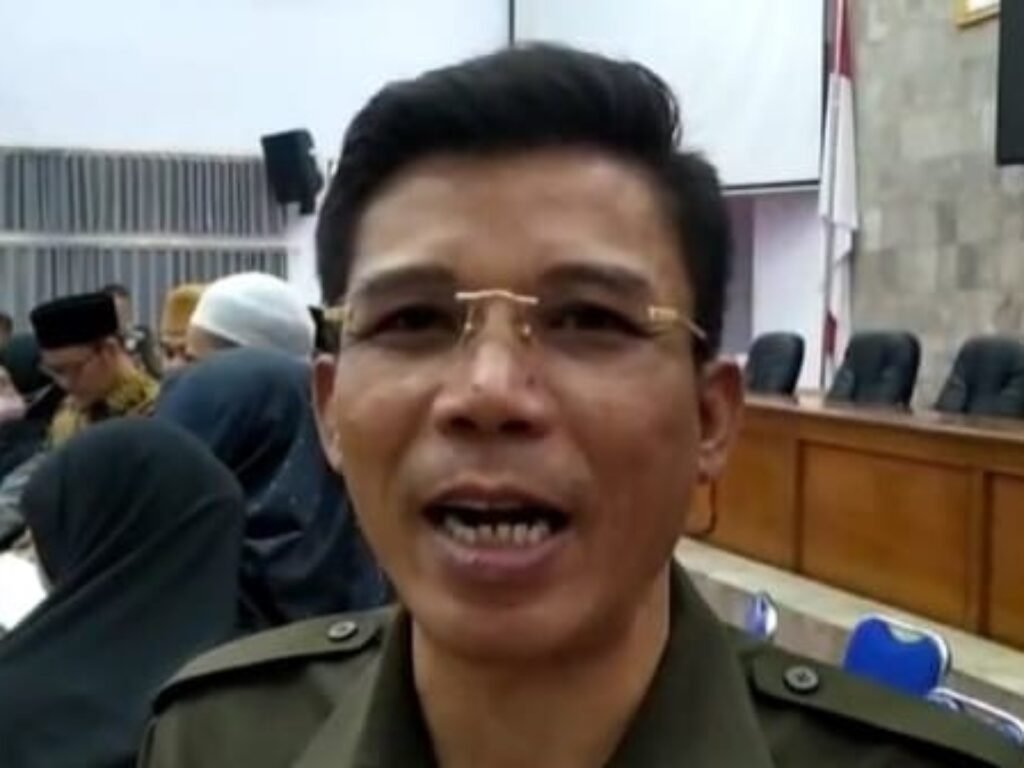 Enan Wakil Ketua DPRD Garut Sang PHP Bohongi Ratusan Guru Honorer