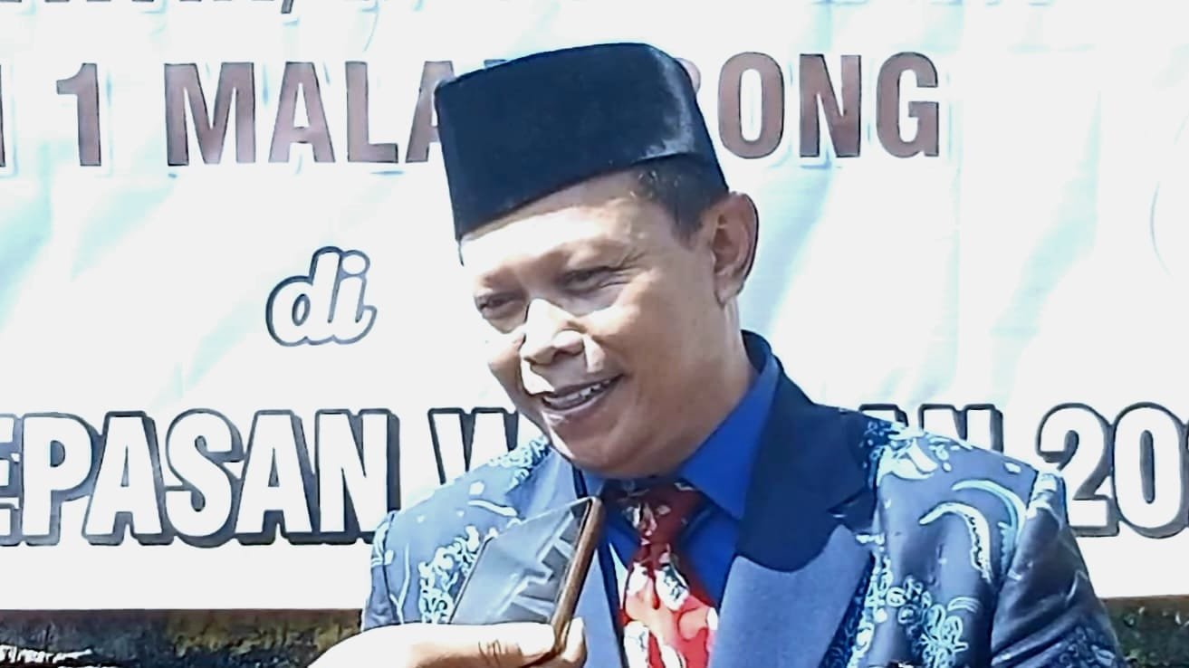 Kepala Sekolah SMPN 1 Malangbong, Jajang Aa Rahmat