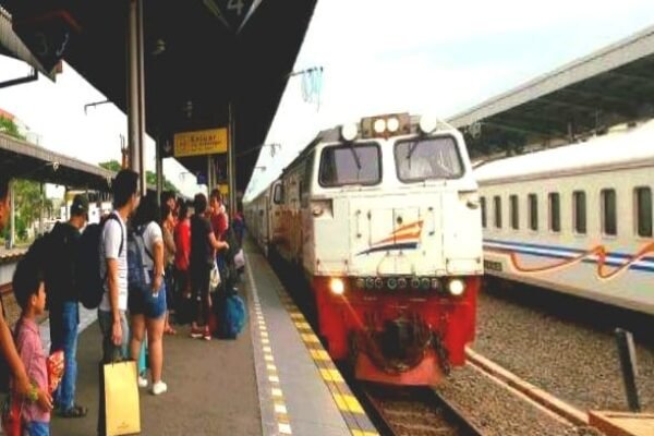 Berikut Daftar Harga Tiket dan Jadwal Lengkap Kereta Api Garut-Cibatuan-Purwakarta