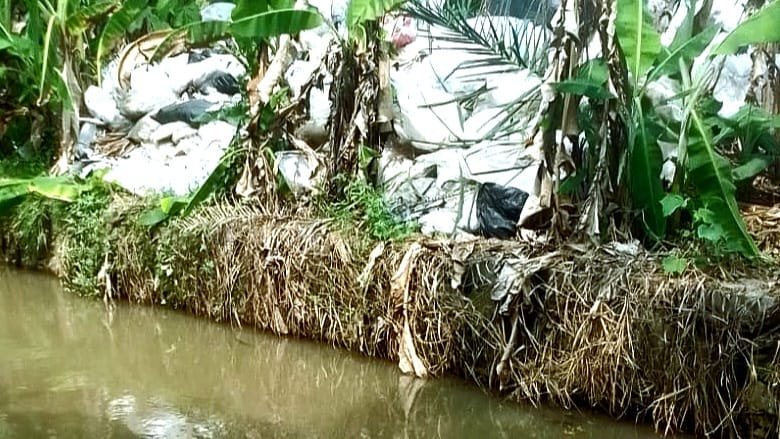 Warga Nyomplong Cipatat Tolak Pengusaha Rongsok Gunakan Tanah Eks Perkebunan Coklat Jadi TPSS