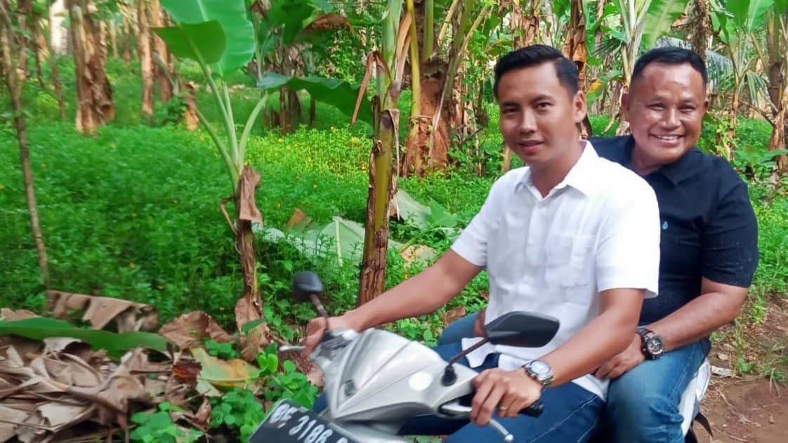 Bupati Lamsel Tak Kenal Hari Libur Demi Layani Masyarakat