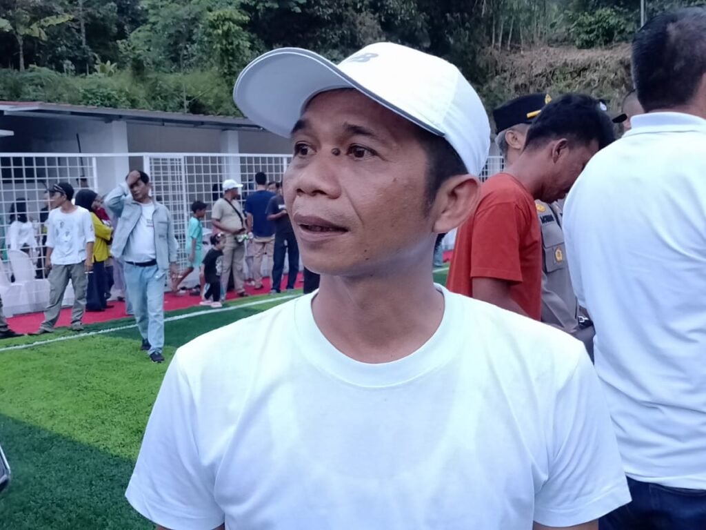 Saat Grand opening Mini Soccer Galuh Panca Rasa, Balon Bupati Purwakarta Janji Beri Bantuan Setiap Bulan Ibu 4 anak