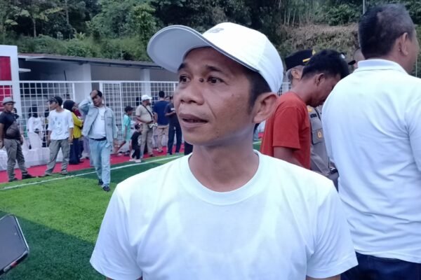 Saat Grand opening Mini Soccer Galuh Panca Rasa, Balon Bupati Purwakarta Janji Beri Bantuan Setiap Bulan Ibu 4 anak