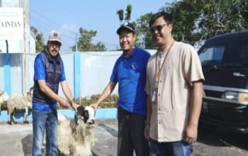 PDAM Tirta Intan Garut Salurkan Hewan Kurban ke Wilayah Sumber Air
