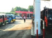 Hari Raya Idul Adha di Purwakarta Diwarnai Antriaan Panjang Kendaraan di SPBU