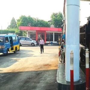 Hari Raya Idul Adha di Purwakarta Diwarnai Antriaan Panjang Kendaraan di SPBU