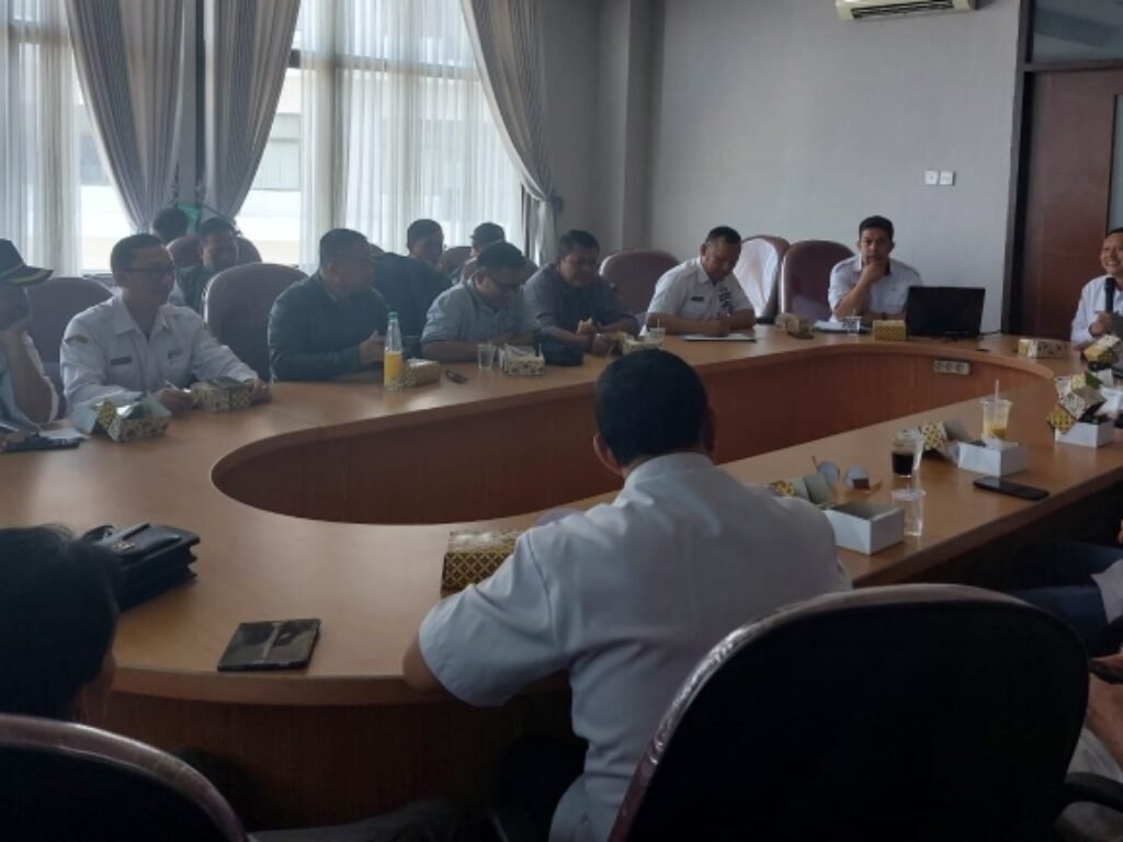 DPMD Kabupaten Bandung Barat Melibatkan Kades dan Sekdes dalam Penyusunan Peraturan Bupati tentang Perangkat Desa