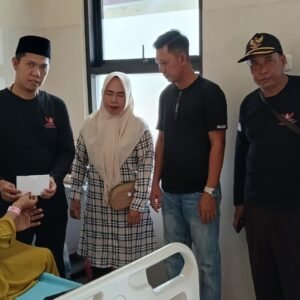 GRIB JAYA DPC Lampung Selatan Memberikan Santunan kepada Masyarakat yang Membutuhkan