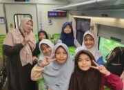 PT KAI Stasiun Tasikmalaya Ajak Anak Yatim Berkesan Naik Kereta