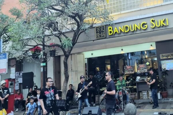 Band Plat Merah ASN Kota Bandung, Meriahkan Braga Beken dengan Lagu-lagu Hits