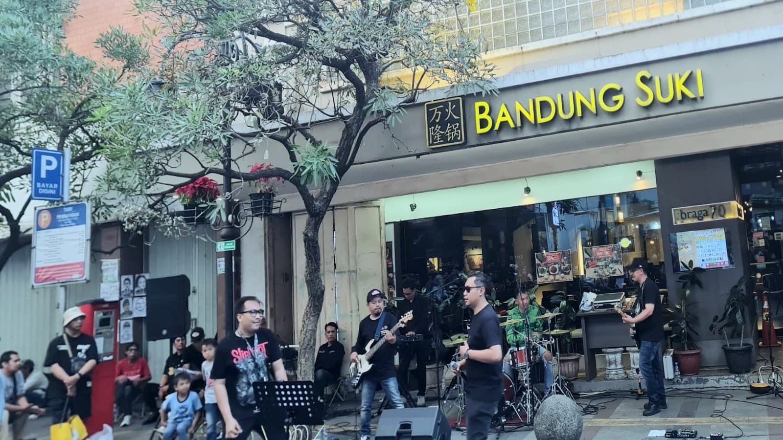 Band Plat Merah ASN Kota Bandung, Meriahkan Braga Beken dengan Lagu-lagu Hits