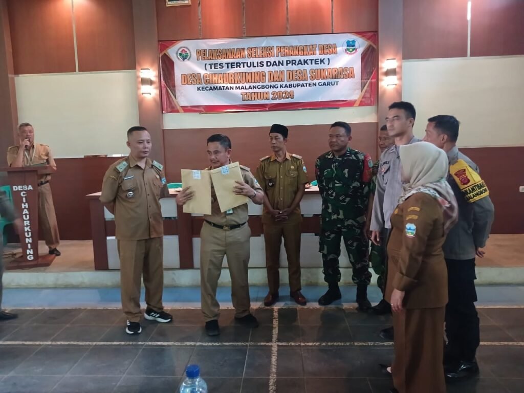 Pembukaan Pelaksanaan Ujian Seleksi Calon Perangkat Desa di Cihaurkuning dan Sukarasa