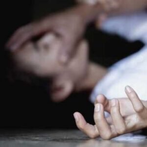 Seorang perawat sebuah klinik di Kota Tangerang, berinisial H, ditangkap oleh Polres Metro Tangerang Kota atas dugaan pelecehan seksual terhadap pasien perempuan berusia 19 tahun