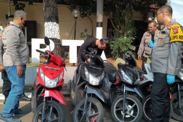 Keberhasilan Anggota Polres Purwakarta Kembalikan Motor Kepada Pemiliknya